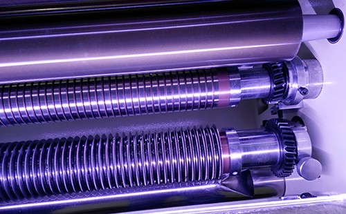 哪些原因?qū)е路智袡C(jī)跑軸情況的？